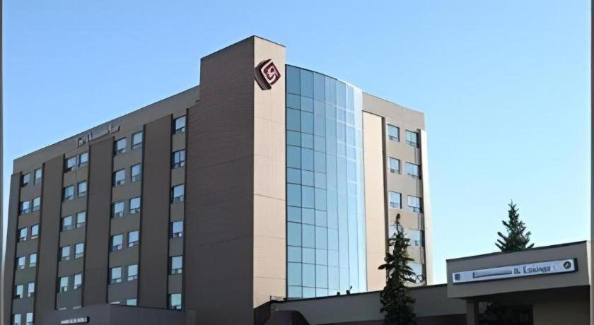 YYC The Glenmore Inn & Convention Centre מראה חיצוני תמונה